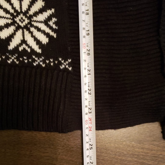 woman`s shrugs/cardigan - Picture 8 of 9